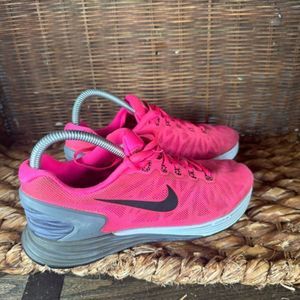 Nike Women Lunarglide 6 Training Running Athletic Sneaker Shoe Size 7.5